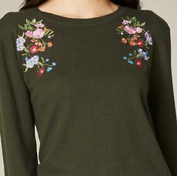 Bebe Floral Embroidered Khaki Army Green Sweater - Picture 3 of 10